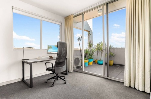 Alexandria Apartment | Spacious 2-Bed with Two Balconies with City Views