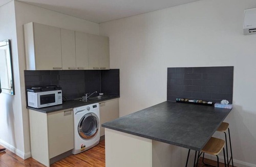 Kingston Apartment | Spacious 2 bedroom apartment at Kingston Foreshore