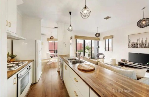 Brunswick North Apartment | Spacious 2 Bedroom Apartment in Brunswick with Patio and Parking