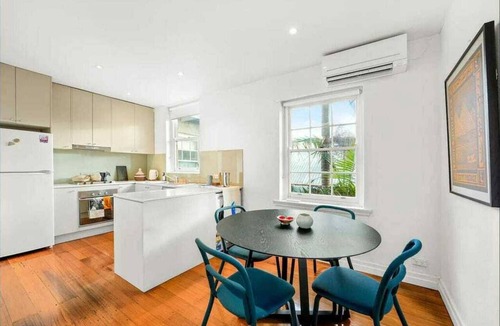 East Melbourne Apartment | Spacious 2BDR Apt in the Heart of East Melbourne