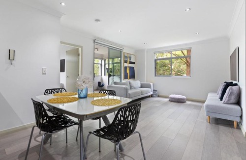 St Ives Apartment | Spacious 3-Bed Apartment in the Heart of St Ives
