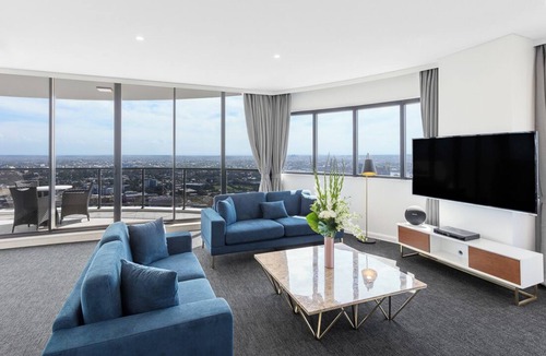 Sydney Central Business District Apartment | Spacious 3 Bedroom Penthouse Apartment at Kent Street, Sydney CBD