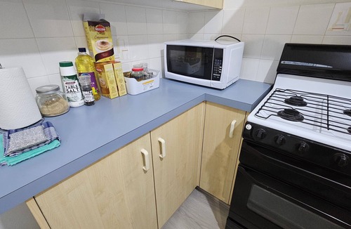 Airds House | Spacious 3BR Home for Family & Work Stays Near Campbelltown | Parking Fast WiFi