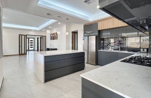 Southern River Apartment | Spacious 4 bed home with open plan living