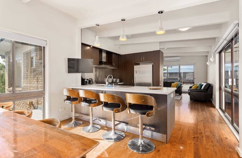 Capel Sound House | Spacious 4-Bed Home 5-min from the Beach