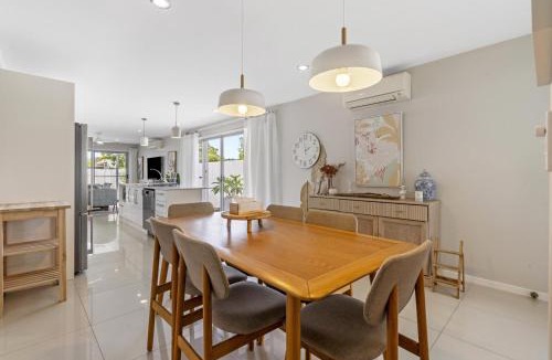 Northgate House | Spacious 4-Bed House with Secure Parking