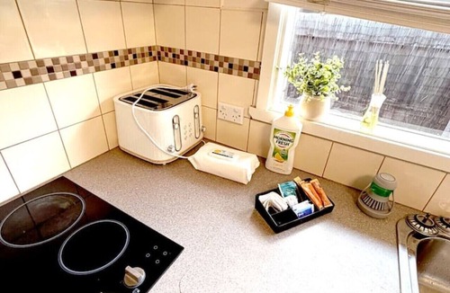 Warrnambool House | Spacious 4Bed Room Retreat | BBQ, EV Charger, WiFi