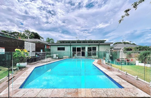 Picnic Point House | Spacious 4BR Home with Swimming Pool | Free Parking