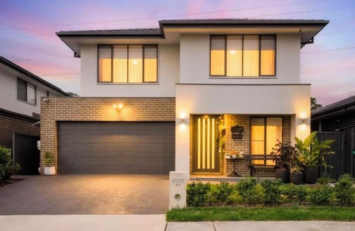 Catherine Field House | Spacious 5BR Home with Premium Comfort