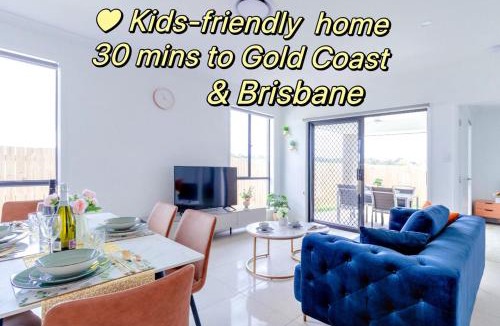 Logan Reserve Villa | Spacious 5BR Home for Family & Group in Logan Reserve, 30min to Gold Coast