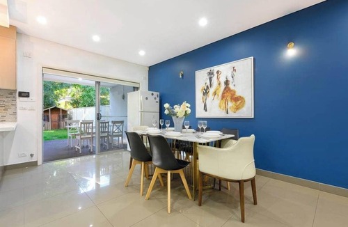 Northmead House | Spacious 5BR Home Near Westmead and Parramatta