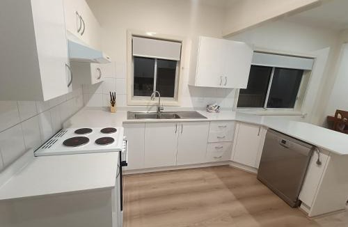 Merrylands House | Spacious and Comfortable Queen Room - NM1