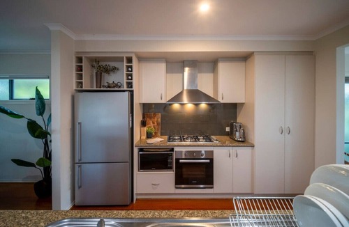 Rosebud House | Spacious beachside family home