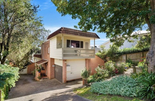 Terrigal House | Spacious Beachside Townhouse with Large Balcony