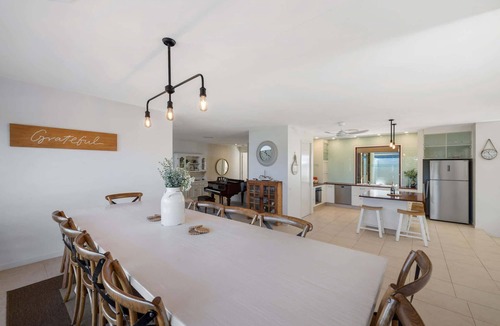 Moffat Beach House | Spacious Coastal Escape - Steps to Beach