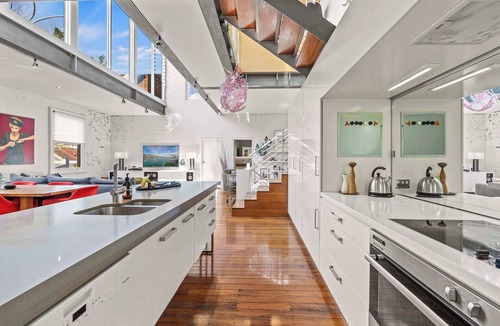 Glebe House | Spacious Contemporary Warehouse City Views Glebe