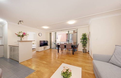 Pyrmont Apartment | Spacious & Cosy 2 Bedroom Apartment in Darling Harbour