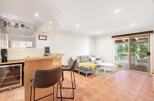 Lilydale House | Spacious Family Home with Lake & Mountain Views, the Lilydale Retreat