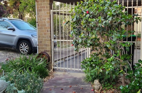 Trigg House | Spacious Home, close to beach and shopping 🛍️🛒