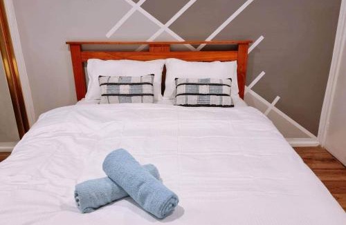 Colyton House | Spacious House - Sleeps 8