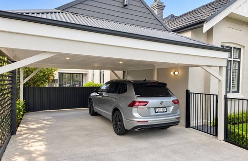 Willoughby House | Spacious Modern Willoughby Home | Minutes to Sydney CBD