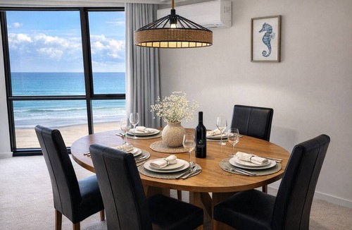 Surfers Paradise Apartment | Spacious Ocean View Unit — Pool, Tennis & Beaches