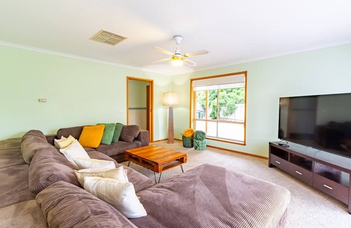 Echuca House | Spacious Pet Friendly Family Home
