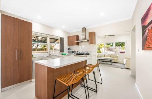 Ringwood House | Spacious Ringwood Family Home Near Parks & Shops