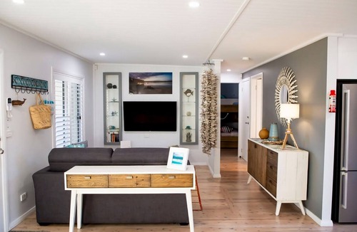 Surf Beach House | Spacious Surfside Unit Surf Beach