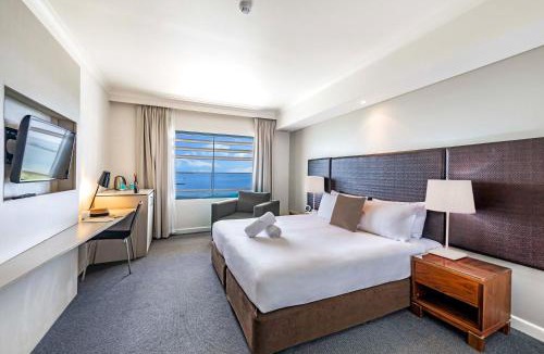 Darwin City Centre Apartment | Sparkling Seaviews - Resort-style Living with Pool
