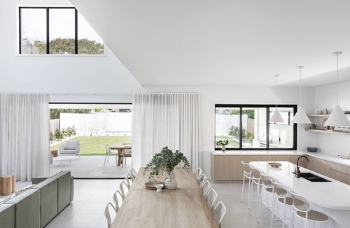 Werri Beach House | Special-till Sept 18* Uma on Werri, Gerringong - Heated pool/spa, beachfront,lux
