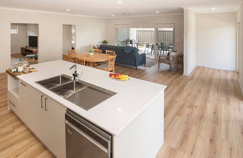 West Busselton House | Spirit of the Bay - Central Busselton