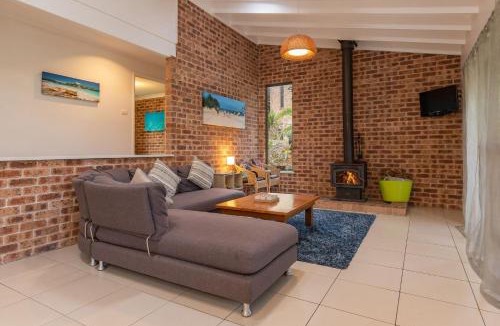 Elizabeth Beach House | Splash