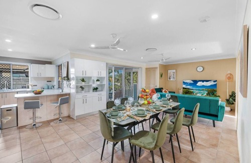 Springfield Lakes House | Springfield Lakes houset | Near Orion Mall & Train
