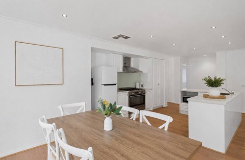 Caroline Springs House | Springside Retreat – Caroline Springs by Ready Set Stay