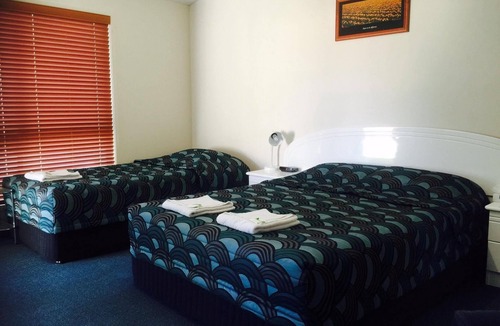 Springsure Hotel | Springsure Overlander Motel