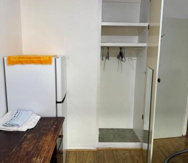Springvale South House | Springvale couple room with shared bathroom