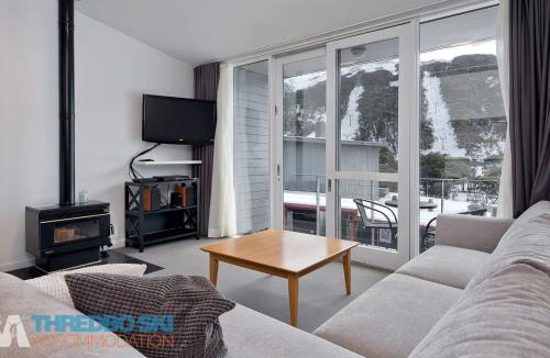 Thredbo Ski Chalet | Squatters Run 12