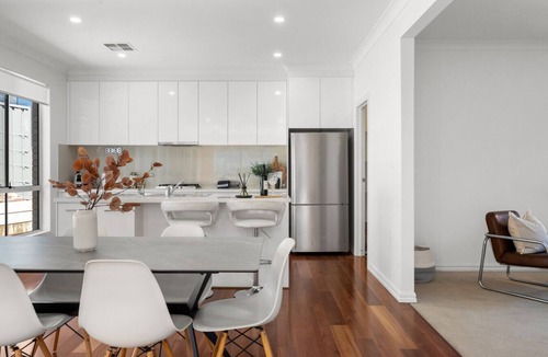 St Georges House | St Georges Gem—Spacious & Well-located Family Stay