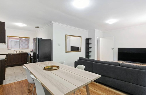 Mosman Park Apartment | St Leo's Hideaway: 2BR Apartment Near Beach in Mosman Park