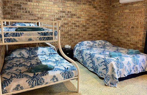 Stanage House | Stanage Bay decked-out, spacious beach house with air-conditioning, boat-parking