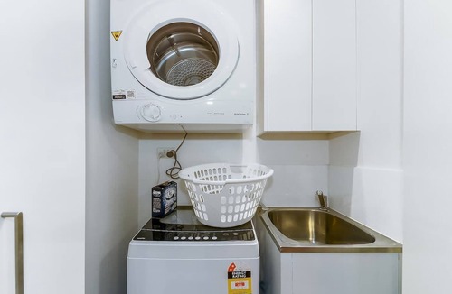 Chinatown Apartment | Stay Above Chinatown 2BR Walk to Darling Harbour