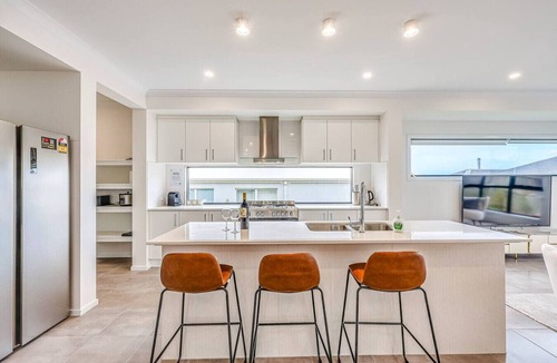 Mount Duneed House | StayAU Park-side Retreat 10min Geelong Quiet Area