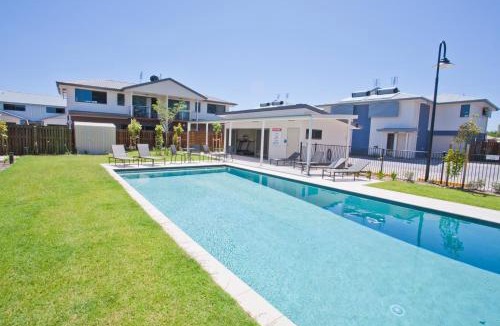 Chinchilla Resort | Stonewood Villas