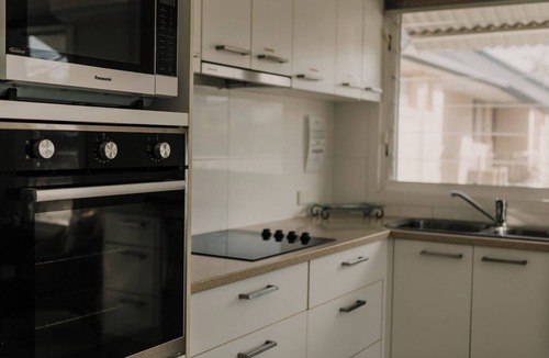 Mooloolaba Apartment | Studio 4 - Upstairs (Indoor Pet Friendly) - Garden View