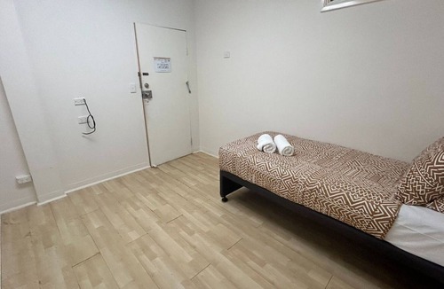 Adelaide Central Business District Cabin | Studio 4 - Wright Lodge