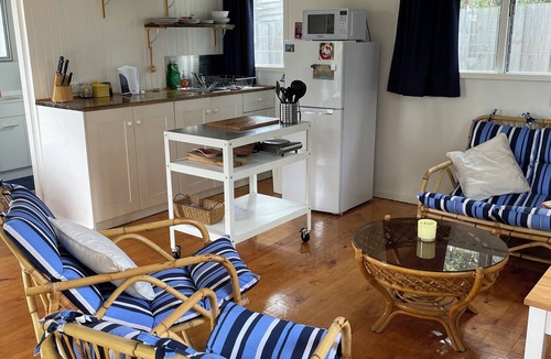 Eagle Point Apartment | studio apartment with water access