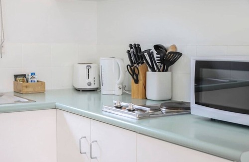 Geelong Apartment | Studio Apt, Central Location, CBD, Mibnb