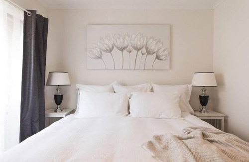 North Adelaide Apartment | Studio Escape - Ground-floor Cosy North Adelaide Stay