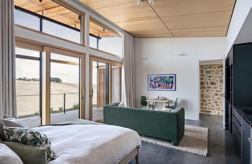 Carrickalinga Apartment | Studio on Forktree – Modern Coastal Retreat